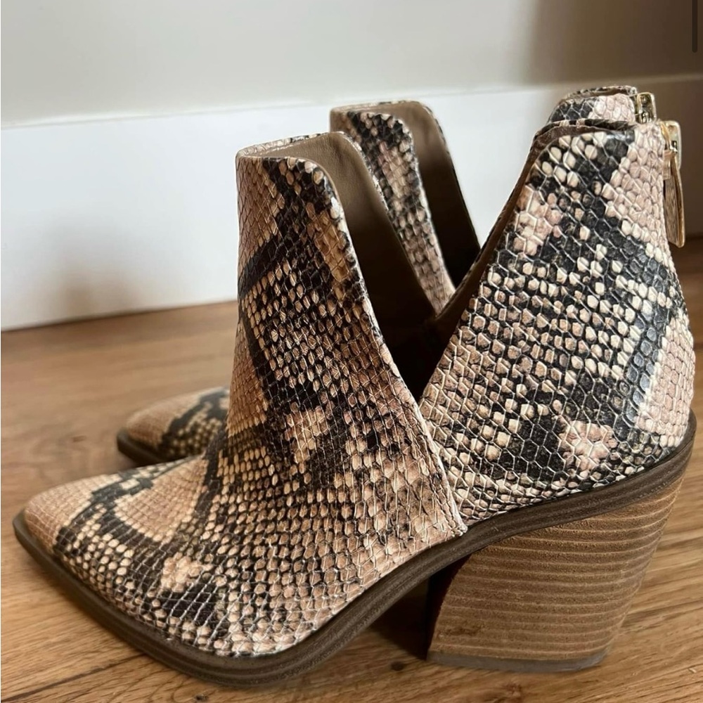 Women's Vince Camuto Booties (6.5)